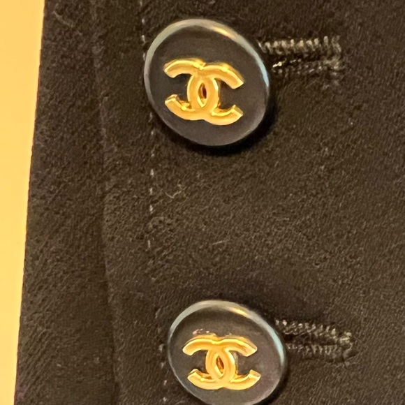 CHANEL Vintage Black Blazer Jacket Coat 44 Large 18 Gold Buttons Silk 96P EUC - Picture 4 of 17